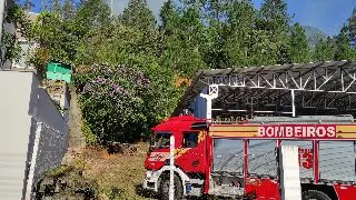(VIDEO) Bombeiros são acionados para incêndio em vegetação em Brusque - 4