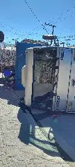 (VIDEO) Caminhão carregado tomba em Brusque - 3