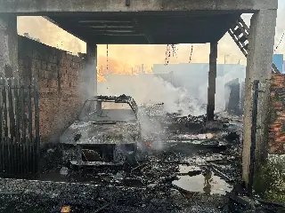(VIDEO) Três casas são destruídas por incêndio em Ilhota - 2