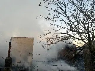 (VIDEO) Três casas são destruídas por incêndio em Ilhota - 3