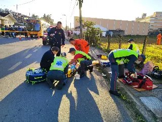Queda de bicicleta deixa mãe e filha gravemente feridas em Gaspar - 2