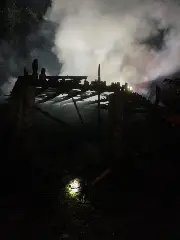 Fogo toma conta de edificação em São João batista - 4