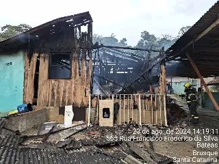 Bombeiros atualizam informações sobre Incêndio em Brusque - 6
