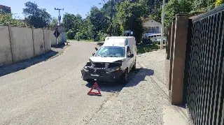 (VÍDEO) Acidente entre carros é registrado no bairro Primeiro de Maio  - 1