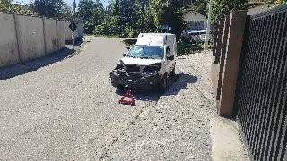 (VÍDEO) Acidente entre carros é registrado no bairro Primeiro de Maio  - 4