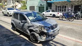 (VÍDEO) Acidente entre carros é registrado no bairro Primeiro de Maio  - 3