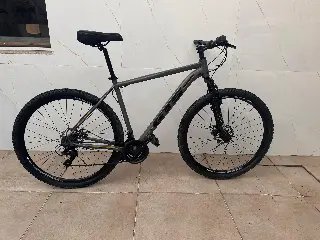 Dois irmãos são detidos em Itajaí com várias bicicletas furtadas - 27