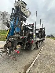 Motociclista bate em caminhão e é arremessado contra carro em Brusque  - 3