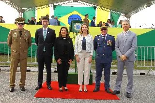 PMSC participa de desfile cívico-militar com presença de autoridades na capital - 12
