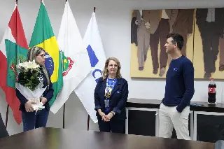 CDL homenageia colaboradora pelos cinco anos de trabalho na entidade - 4