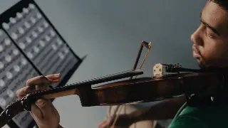 Violinista Alexandre Cardoso lança documentário sobre sua trajetória musical  - 3