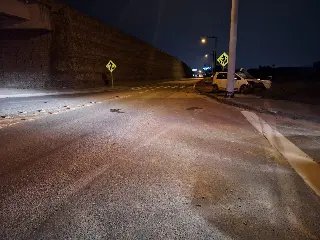 Homem fica gravemente ferido após colisão de carro contra poste em Brusque - 1