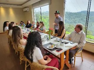 Candidatas à realeza da Fenarreco participam de primeiro compromisso - 2