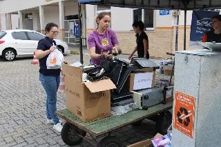 Dia D Ecoponto recolhe 1,9 tonelada de lixo eletrônico, pilhas e baterias - 2