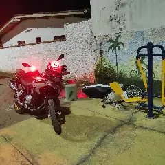 "Surpresas" são encontradas dentro de mochila de suposto motoboy de delivery - 1