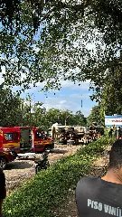 (VIDEO) Motorista morre em grave acidente entre van e caminhão - 2