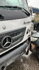 (VÍDEO) Grave acidente entre carro e caminhão é registrado em Brusque  - 7