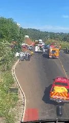 Colisão frontal com capotamento deixa feridos em SC - 1