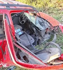 Motorista de 35 anos capota carro no Zantão - 2