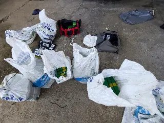 Criminosos são presos com mais de meia tonelada de cocaína e pasta base - 12