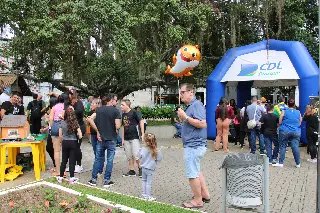 Diversas famílias prestigiam a edição de outubro do Sábado Fácil - 13