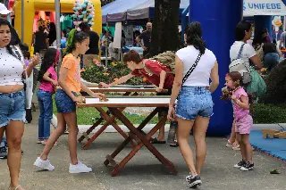 Diversas famílias prestigiam a edição de outubro do Sábado Fácil - 6