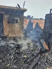 Bombeiros utilizam 8 mil litros de água para apagar incêndio em residência - 2