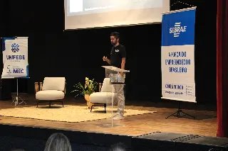 Palestra com ex-atleta que superou a tetraplegia reúne grande público - 2