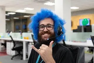 Colaboradores comemoram o aniversário de Luciano Hang com o tema “Cabelo Maluco” - 2
