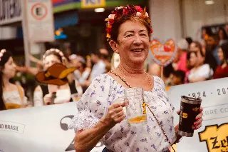 Remarcado após chuva, desfile da Fenarreco reúne milhares de pessoas - 1
