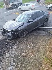 Colisão entre dois carros é registrada na rodovia Ivo Silveira  - 2