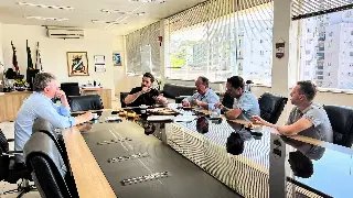 Em mais um encontro, prefeitos de Brusque, Guabiruba e Botuverá se reúnem no Gabinete - 4