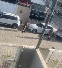 (VÍDEO) Orientação da PM a dono de pitbull termina em disparos e fuga - 2