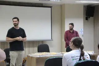 Estudantes da Unifebe recebem intercambistas alemães em Brusque - 1