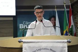 (VÍDEO)Sessão da Câmara tem homenagens e nomeação do PA do Santa Terezinha - 1