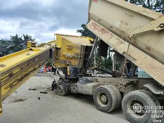 Trabalhador morre esmagado dentro de cabine de caminhão em Gaspar - 1
