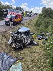 Idoso morre em colisão frontal entre carro e caminhão em SC - 3