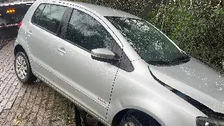 (VÍDEO) Motorista sai de pista e colide veículo contra cerca no Azambuja - 6