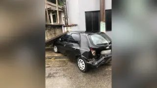 (VÍDEO) Motorista bate em carro estacionado e foge sem prestar ajuda, em Brusque - 3