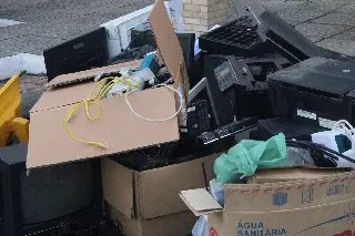 Cerca de 300 quilos de lixo eletrônico são recolhidos no Dia D Ecoponto  - 8