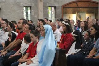 Crianças dão vida aos santos em celebração na igreja Matriz - 4