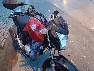 Duas pessoas ficam feridas em colisão no bairro Souza Cruz - 1