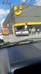 Colisão entre dois carros é registrada no Centro de Brusque - 2