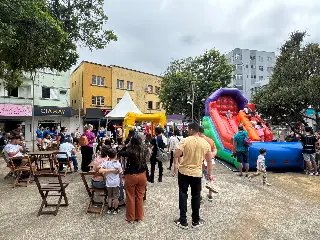 Sábado Fácil movimenta entidades e público na Praça Barão de Schneeburg  - 9