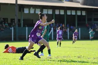 Time de futebol feminino brusquense vence clássico regional no JASC - 1