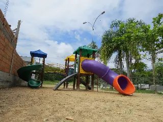 Secretaria de Obras instala parque infantil no Loteamento Dom Nelson - 3