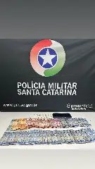 Jovem tenta fugir, mas acaba pego após denúncia de tráfico de drogas - 1