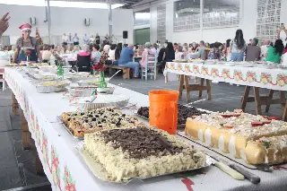 Cerca de 400 pessoas prestigiam bingo de Natal do Clube de Mães da Apae - 2