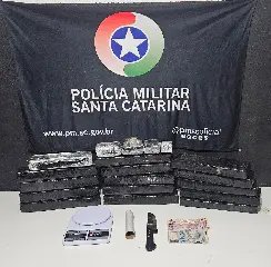 Briga de casal leva PM a encontrar 15 tabletes de maconha - 1