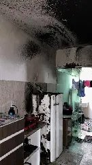 Casal sobe no telhado para fugir de incêndio em residência  - 6